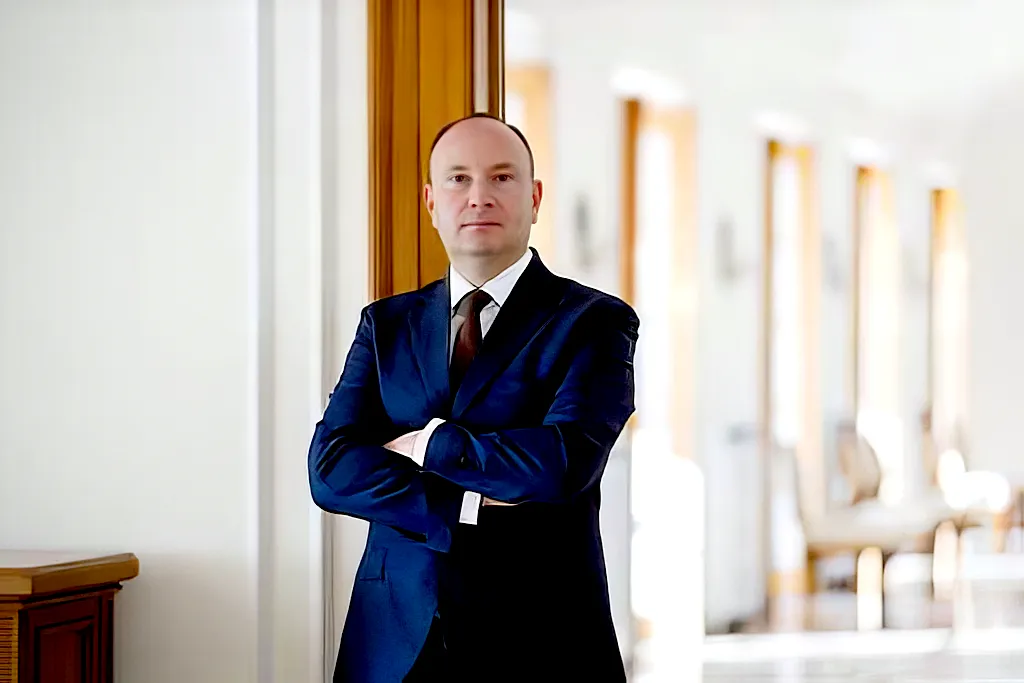 Hivatalos közlés szerint forradalom bizony nem lesz Szerbiában 3 Ezt a "haladó szellemű" politikust védte ennyi rendőr, Milan Đurić, Újvidék polgármestere