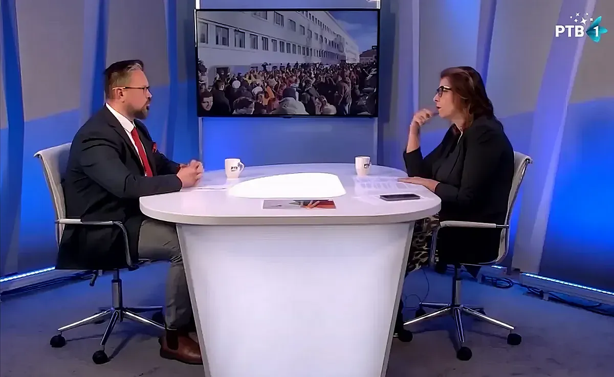 A vajdasági házelnök a stúdióból "csökkenti a feszültséget" 2 Juhász Bálint a stúdióból "csökkenti a feszültséget"
