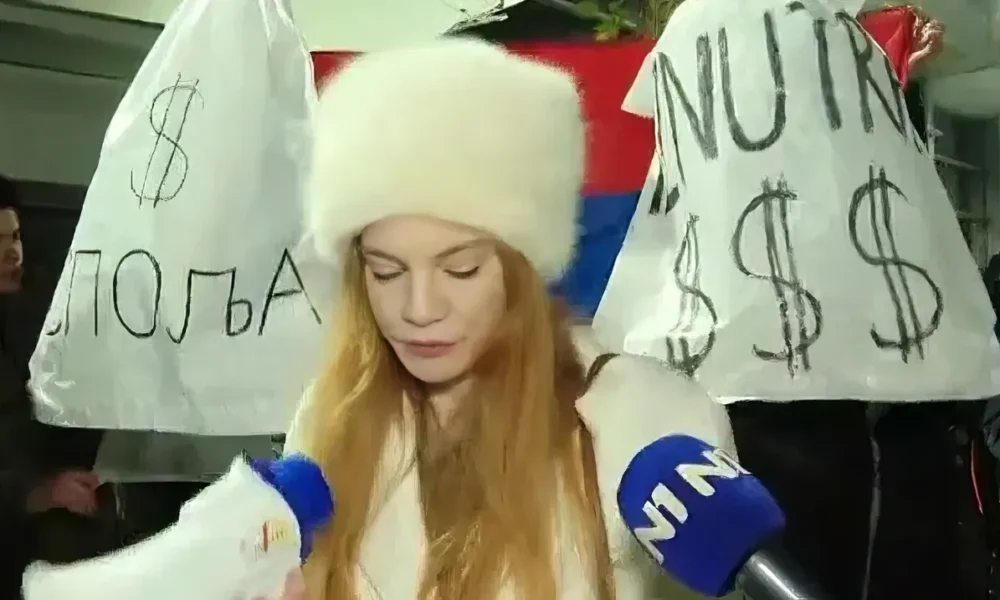 A diákok két üres zsákot vittek vissza a szerb elnöknek, az egyikbe a külföldről, a másikba a belföldről kapott pénzt rakták
