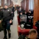 Ennyi rendőr "biztosította a légkört" a vajdasági képviselőházban ahhoz, hogy az újvidéki polgármester a posztján maradhasson. Vajon Pásztor Bálint házelnök hívta, vagy talán Vučić küldte rendőröket - erre kíváncsi egy ellenzéki vajdasági magyar képviselő