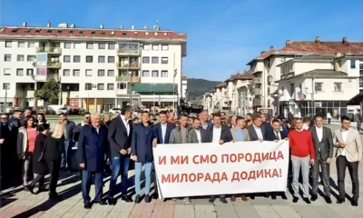 Nem is nagyon titkolják, hogy egyazon ügyön dolgoznak, a felirat: mi is Milorad Dodik családja vagyunk