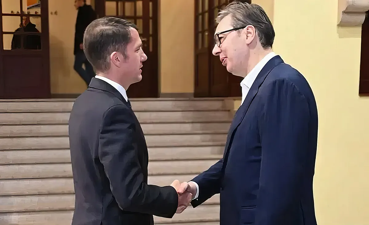 BARÁTSÁGBAN: A VMSZ elnöke és a szerb elnök kézfogása Palicson
