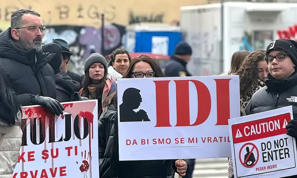 Két táblát lefordítottunk, a harmadikat valószínűleg mindenki érti