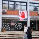 Valakinek meg kell tennie, állítsuk meg az erkölcsi züllést - hirdeti az újvidéki Közgazdasági Egyetem, amely ma került a diákok blokádja alá. Ezzel lassan negyven felé közeleg az engedelmességet megtagadó felsőintézmények száma
