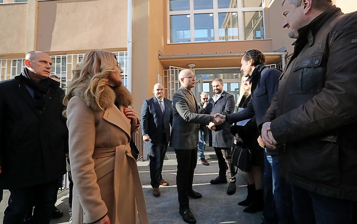 Vučević miniszterelnök a Železnik Egészségügyi Központ megnyitásakor