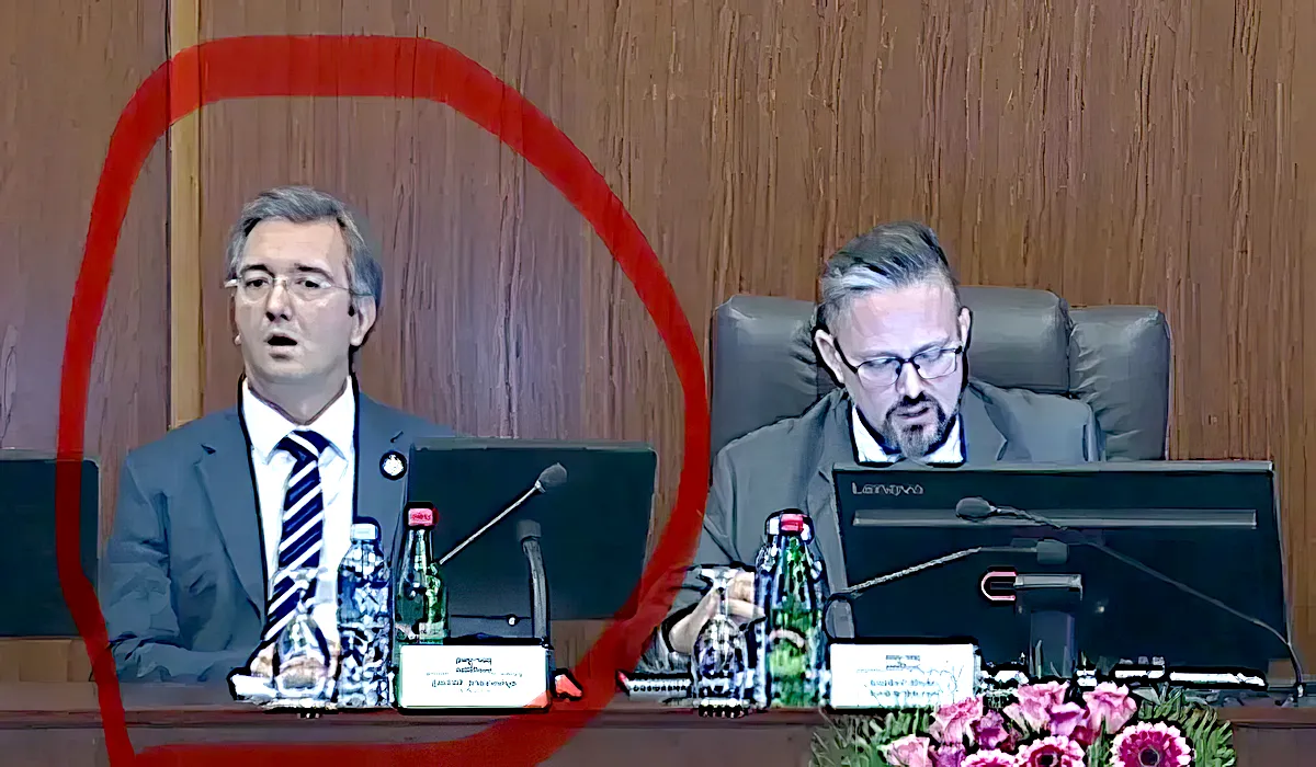 Lemondott a vajdasági parlament alelnöke egy botrányos hangfelvétel miatt 2 A képen Damir Zobenica alelnök, mellette Juhász Bálint a vajdasági parlament elnöke