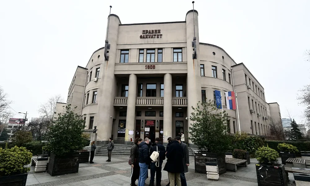 A jogi kar épülete, ahol a szerb belügyminiszter szerint a diákok egymást verték