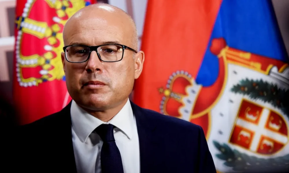 A lemondás az újvidéki vasútállomáson történt tragédiát követő széles körű tiltakozások nyomán történt, amelyek az elmúlt évek legnagyobb kormányellenes tüntetéseivé váltak. Vajon felelősségre vonják-e?