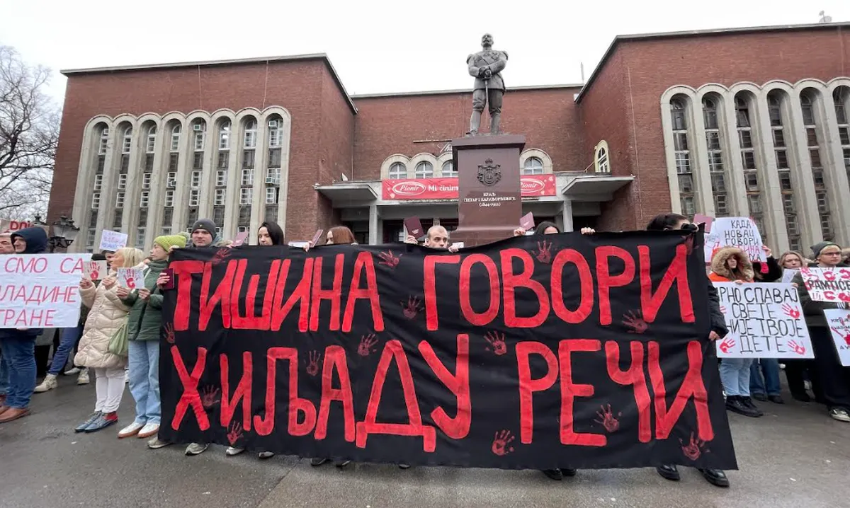 Szabadka felébredt, megállt, majd kiabált 3 A csend ezer szóval szól