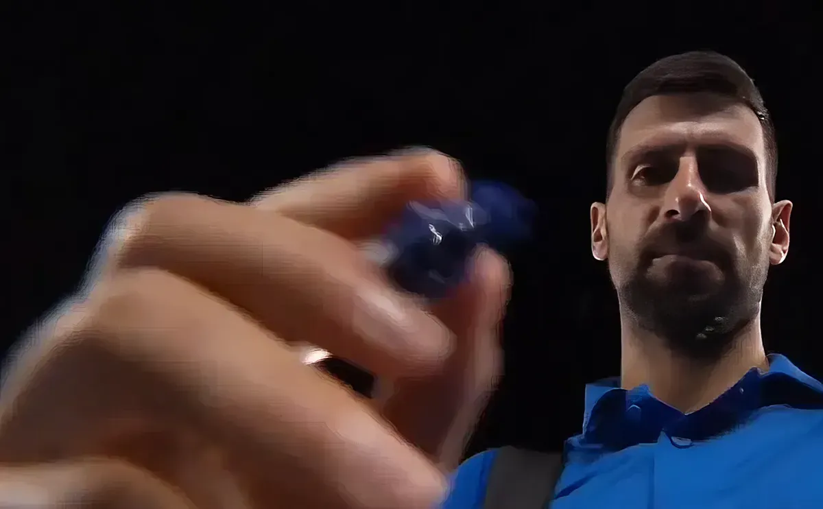Djokovic a kamerára írva küldött egy szívecskét annak a diáklánynak, akit a járdán gázolt el egy autó