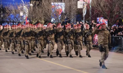Dodik idén csak a transzparenseken jelent meg