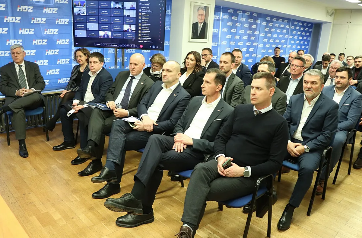Kibékülés helyett bojkott Horvátországban 2 Az elnökség tagjai