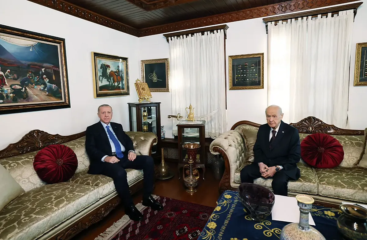 Recep Tayyip Erdoğan török elnök szemlátomást átengedte a kezdeményezést Bahçelinek, január 9-én az otthonában kereste fel a szélsőséges török vezetőt (Forrás, török elnöki hivatal)