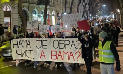 A szabadkai menet a sugárúton beért a városközpontba, két transzparens is a Belgrádban elgázolt Sonja Ponjavićot szólította meg: az egyik szerint "Sonja, veled vagyunk", a másik szerint "Sonja, tarts ki ❤️"