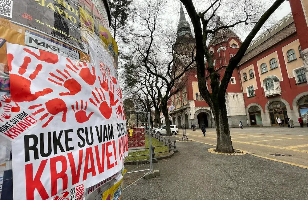 Bitangok és gazemberek Szabadkán - szerb hősök Hágában? 2 Szabadkai városháza: véresek a kezeitek