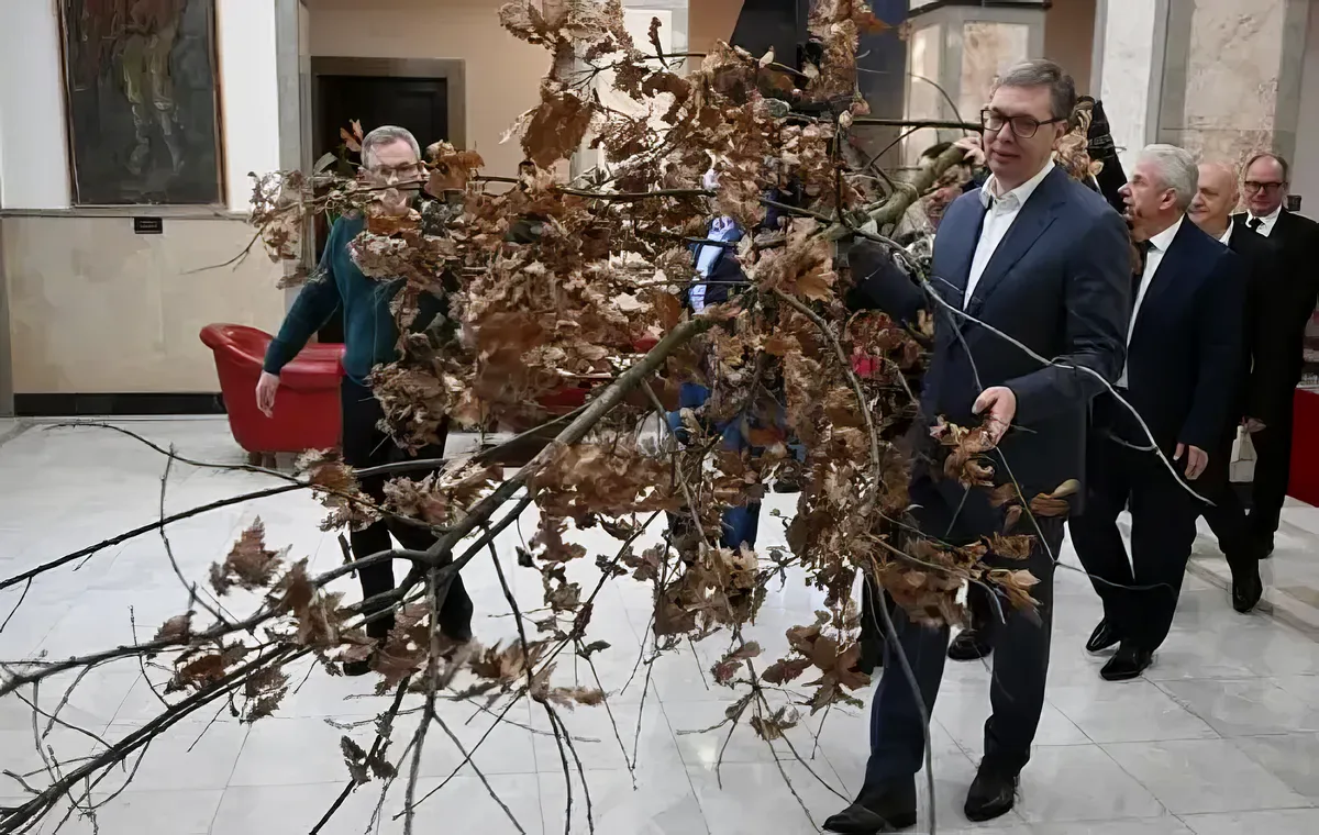 A szerb elnöknek is jutott egy tölgyfa(ág)