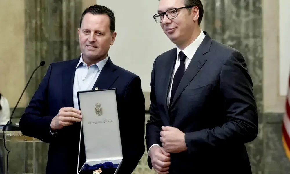 Vajon kit támogat, a szerb elnököt, vagy a demokráciát?
