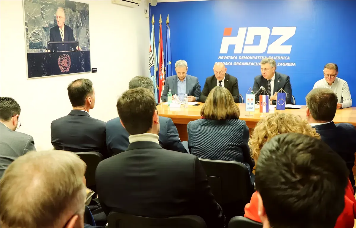 Tuđman elnök szelleme is jelen volt a Horvát Demokratikus Közösség elnökségi ülésén