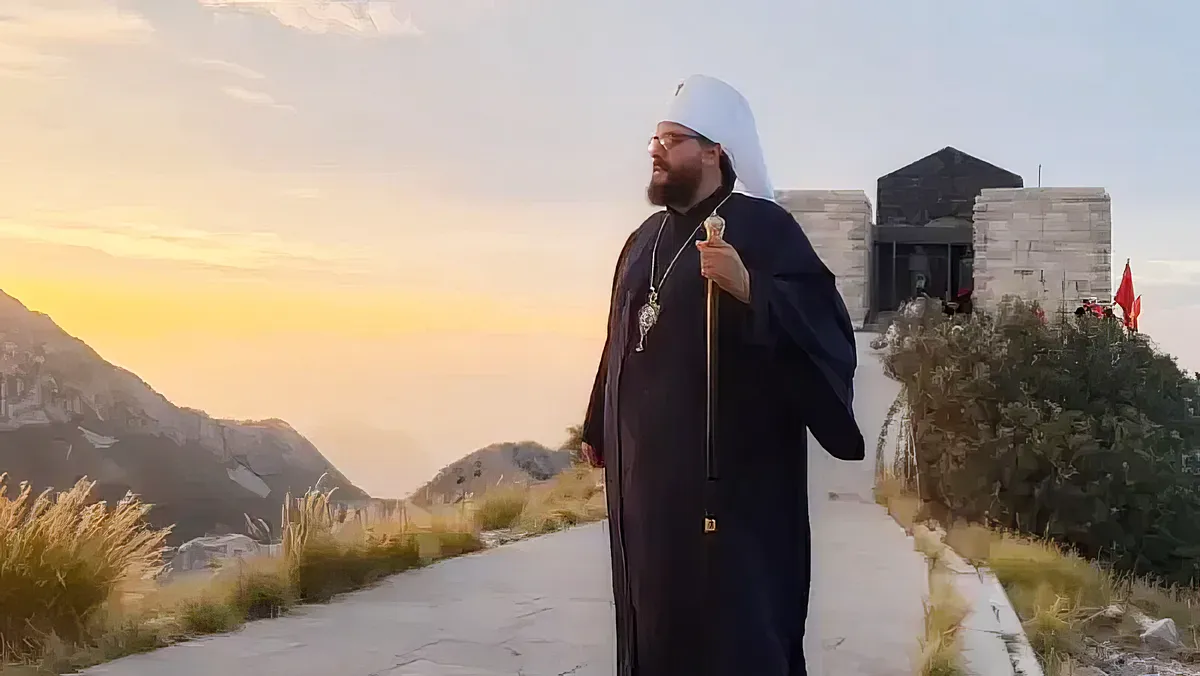 A Kamo Śutra diákmozgalmat támogatja a Montenegrói Ortodox Egyház is, aminek (egyház)politikai vetülete is van, a montenegrói ortodoxok ugyanis azzal vádolják a Szerb Ortodox Egyházat, hogy a jelenlegi hatalomhoz dörgölődzik
