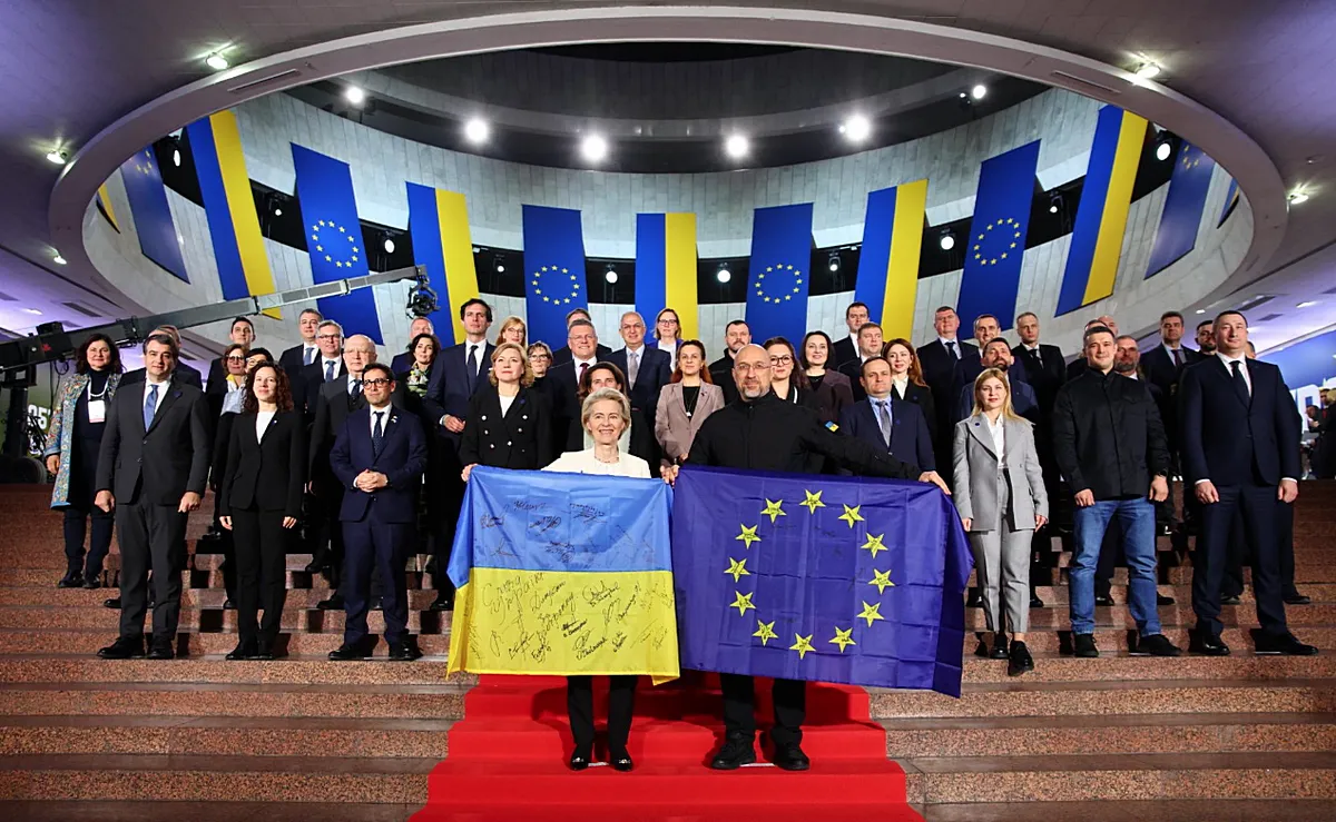 A család - írta az X platformon Ursula von der Leyen az Európai Unió központi intézményeinek és magasrangú vezetőinek kijevi látogatása alkalmából