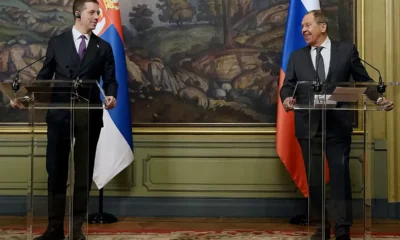 Jó hangulatú beszélgetés lehetett Marko Đurić és Szergej Lavrov között