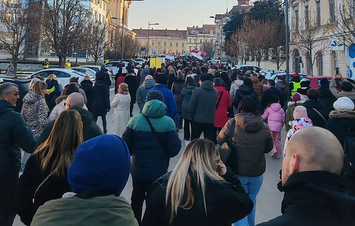 Már nemcsak a nagyvárosokban vannak tüntetések, szinte az egész vidék megmozdult