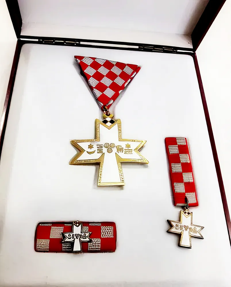 A horvát "Trolist" kitüntetés, használt, de jól megőrzött állapotban