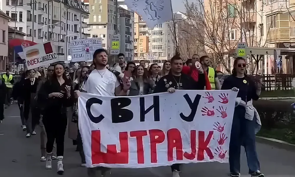 Mindenkit sztrájkba szólítanak az újvidéki diákok