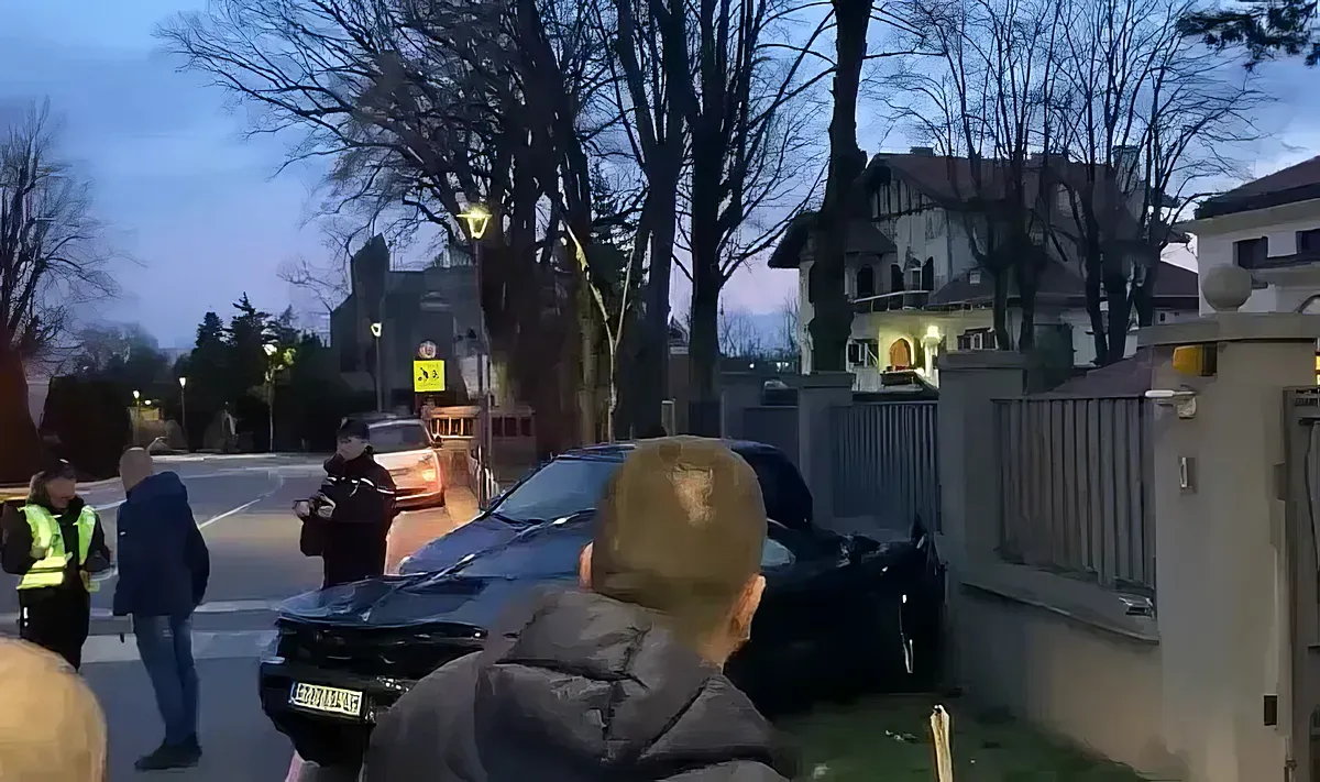 Elromlott a McLaren fékje, aztán még a falat is megcsókolta