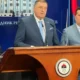 A boszniai szerb hármasfogat, balról Radovan Višković boszniai szerb miniszterelnök, jobbról Nenad Stevandić boszniai szerb házelnök