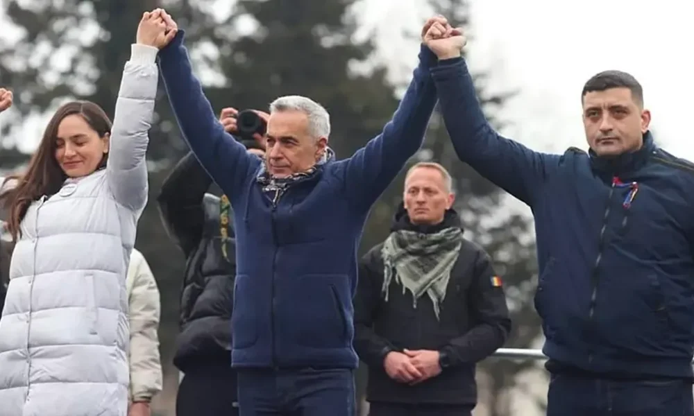 A jobboldal minden meghatározó szereplője Călin Georgescuból indul ki, hol pozitív, hol negatív értelemben, George Simion és Anamaria Gavrilă a végleg kitiltott elnökjelölt társaságában