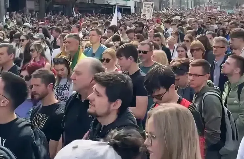 Tüntetők