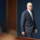 A kvázi miniszterelnök kívülről tette be az ajtót a hősies lemondás után