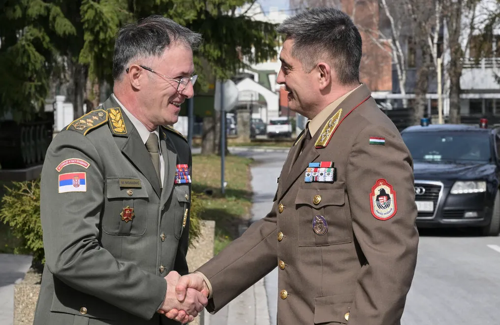 Szerb-magyar vezérkari főnökök találkozója március 10-én Belgrádban, ahol Milan Mojsilović vezérezredes fogadta magyar kollégáját Böröndi Gábor vezérezredest