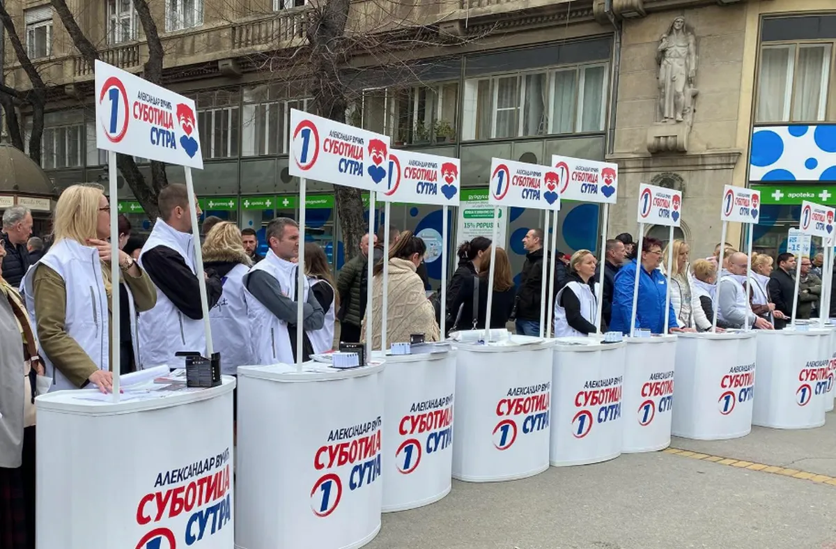 Progressive Party Activists Chased Off Subotica’s Central Square 2 SNS booths in Subotica’s main square