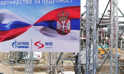 Orosz-szerb partnerség a jövőért, legalábbis ezt hirdeti a felirat