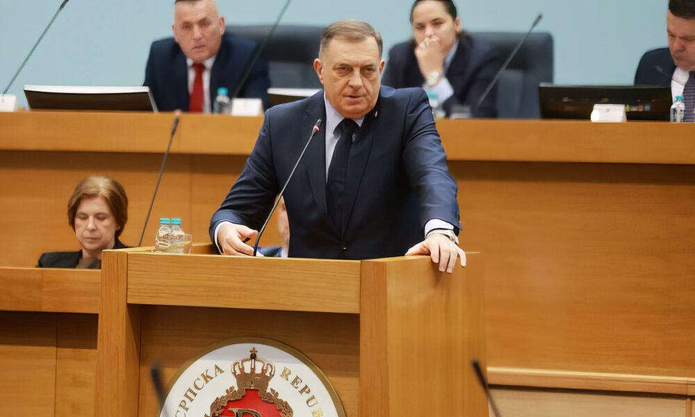 Most Dodik akarja levadászni Christian Schmidt főmegbízottat