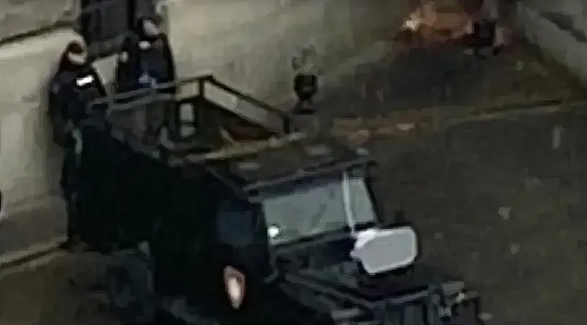 Terrorizmus miatt feljelentették a szerb elnököt és a Szerb Haladó Pártot 2 Egy hangágyú az "indiánon", hol volt a többi?
