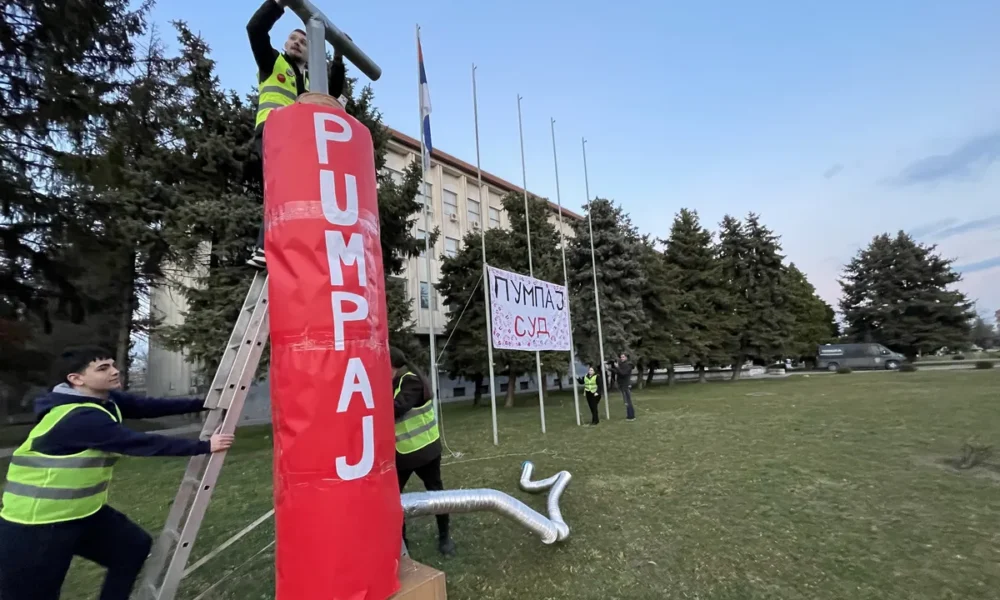 Pumpáld a bíróságot! A kilencvenes években a Ferrari volt az egyik jelkép, most a jelek szerint a pumpa lesz