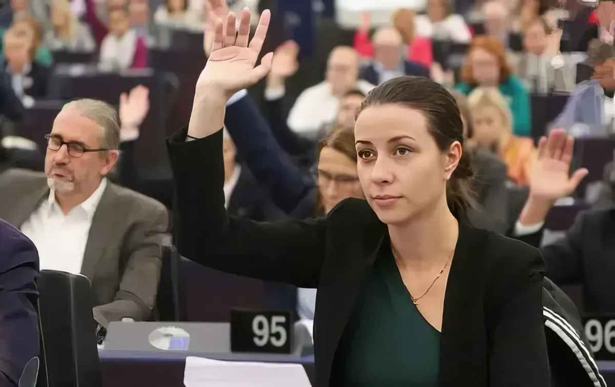 Irena Joveva szerint ha Orbán miatt nem sikerül a szankciókat bevezetni, akkor nyomást fognak gyakorolni az egyes tagállamokra, hogy külön-külön vezessenek be szankciókat
