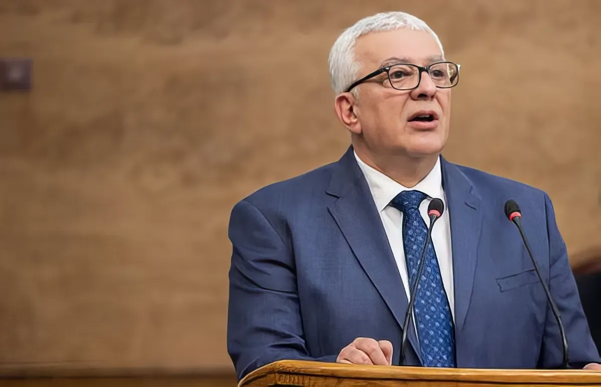 Andrija Mandić parlamenti elnök kezdeményezését a szerb nyelv hivatalossá nyilvánítását