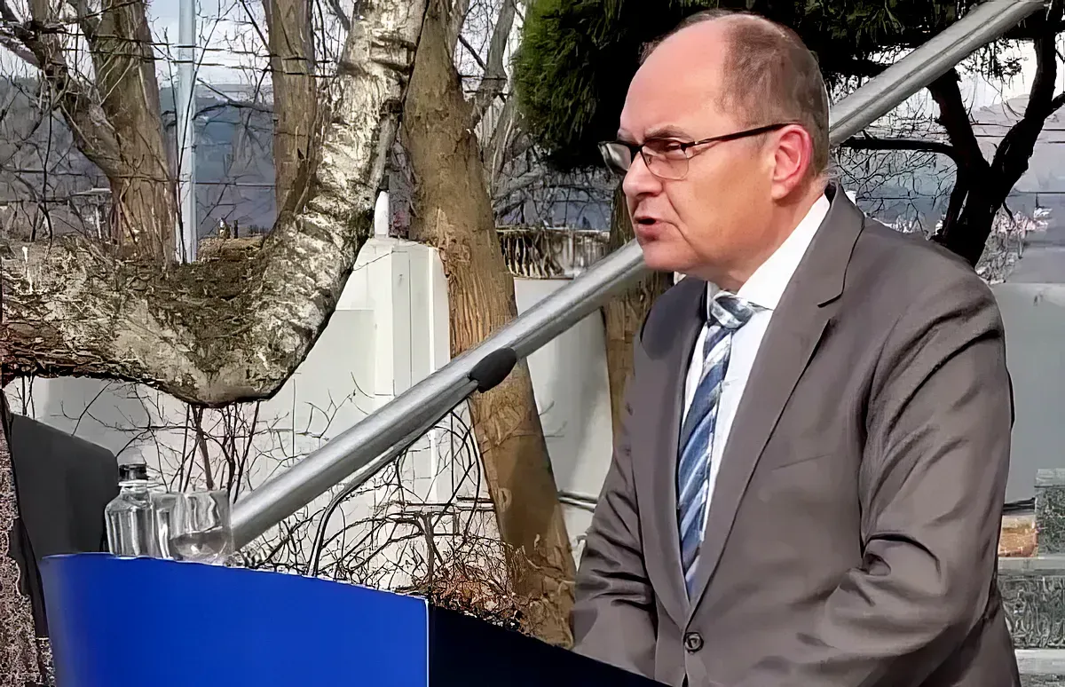 Christian Schmidt egy nappal a Dodik elleni ítélethirdetés előtt arról biztosította a Bosznia-Hercegovina polgárait, hogy a nemzetközi közösség továbbra is elkötelezett a régió békéje és stabilitása mellett