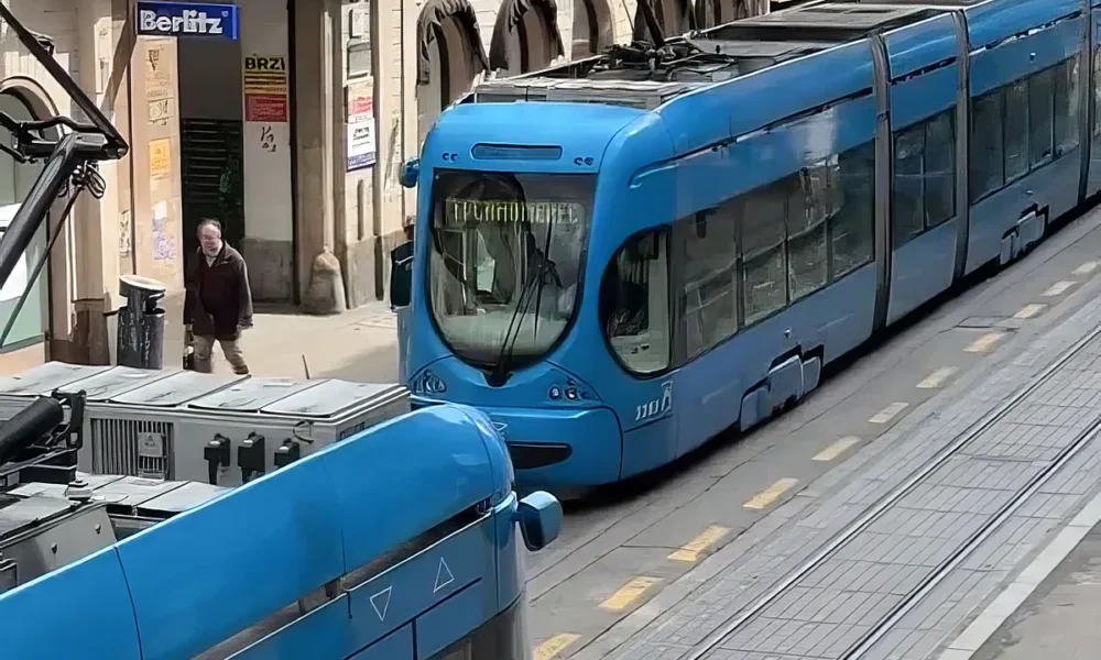 A horvát Končar villamosok nem kellettek a szerbek, állítólag azért mert U betű alakú a vezetőfülke. Inkább vesznek török villamosokat