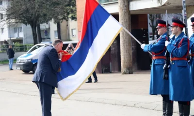 "Magvas gondolatokat" osztott meg Milorad Dodik az X platformon, ahol azt írta, hogy szerinte a "hazaszeretet a következő évek kulcsszava". Ehhez hozzátette: nagyon jól tudja, mi a boszniai szerbek nemzeti érdeke, és az is tudja: mit tesz azért, hogy számíthasson a szabadságra. Például nagy sebességgel lépi át a határt