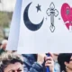 A SZIMBÓLUMOK NYELVE: Muszlimok és keresztények együtt szeretnek pumpálni