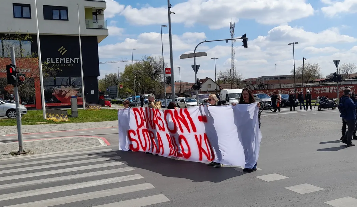 Ma ők, holnap bárki - tiltakozás Újvidékem a "verbális deliktum" ellen