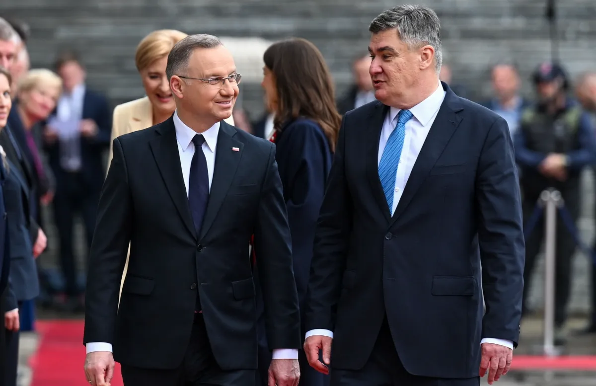 Lojálisak vagyunk a szövetségeseinkhez a NATO-ban, bizonyos értelemben ez az elköteleződés és a hűség köteléke az Észak-atlanti Szövetséghez és az Észak-atlanti Szerződéshez - írta a Facebookon Zoran Milanović horvát elnök