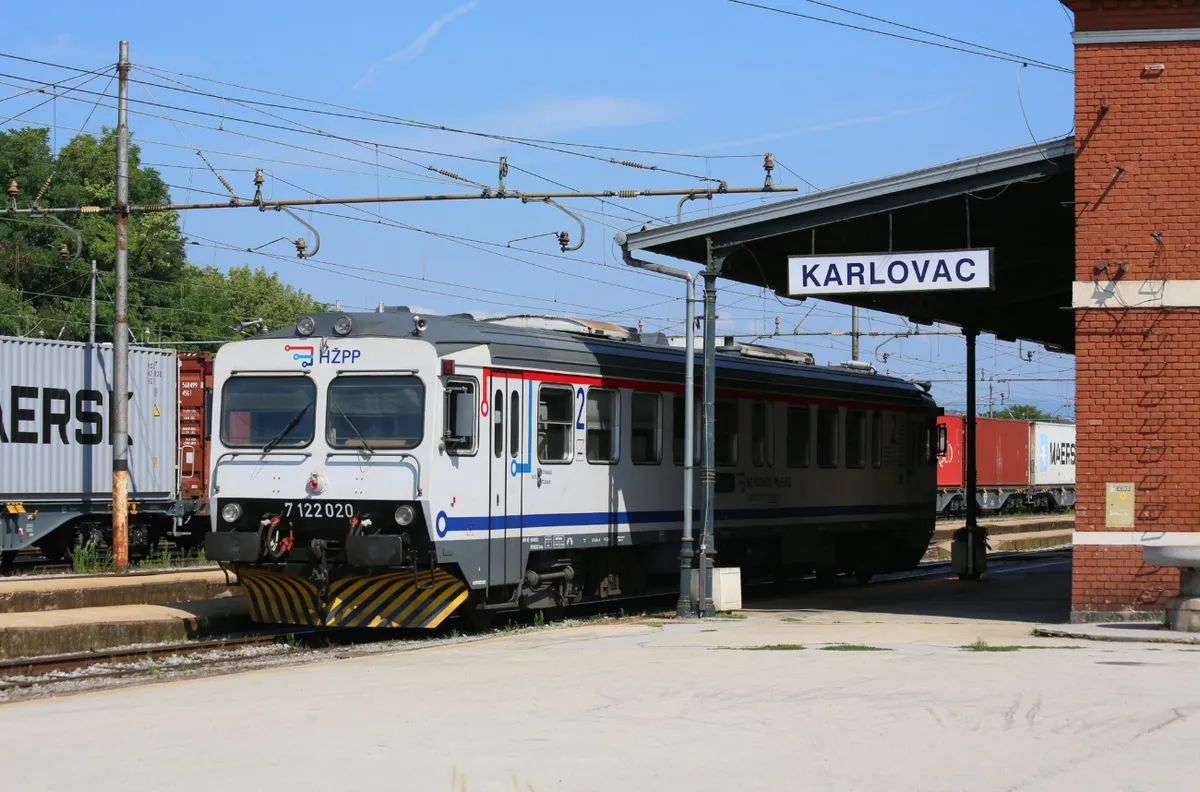 A károlyvárosi vasútállomás, fontos közlekedési csomópont