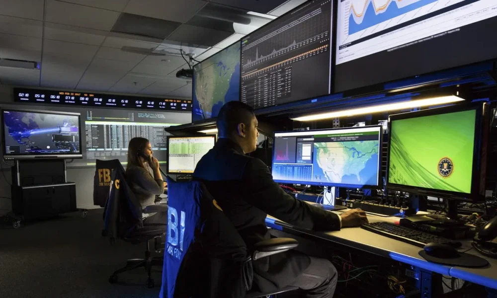Az FBI innovatív nyomozati technikák fejlesztésével, akár élvonalbeli elemző eszközök használatával, akár új partnerségek kialakításával közösségeinkben, az #FBI folyamatosan alkalmazkodik a folyamatosan változó kiberbiztonsági kihívásokhoz.