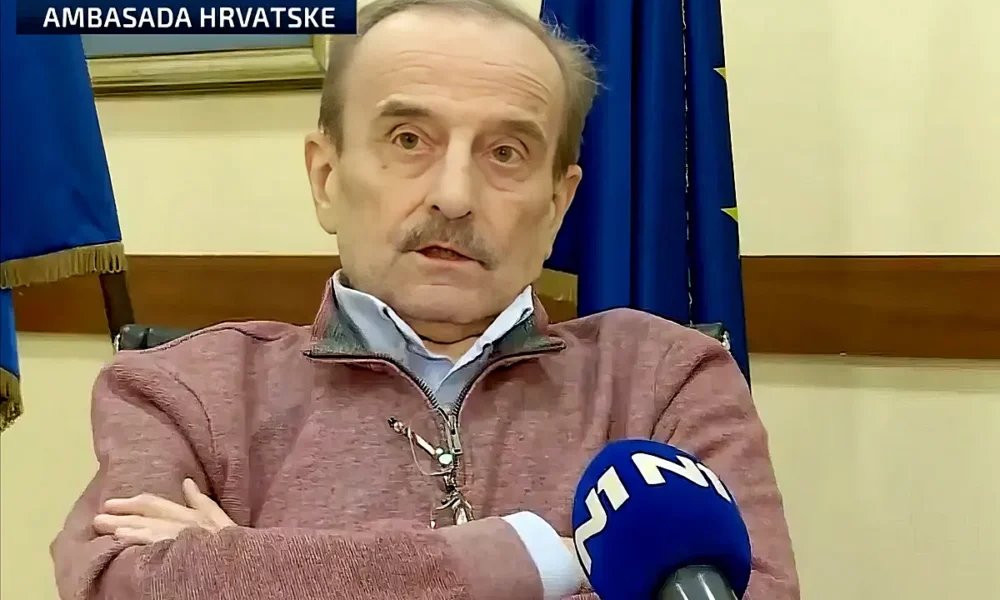 Hidajet Biščević, Horvátország belgrádi nagykövete szerint Szerbia az utóbbi három hónapban 15 horvát állampolgárt utasított ki az országból, egyetlen bűnük az volt, hogy a (közösségi médiában) támogatták a diákmozgalmat